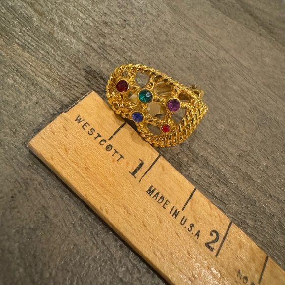 Vintage multicolor crystal gold tone clip on earrings - Picture 7 of 9